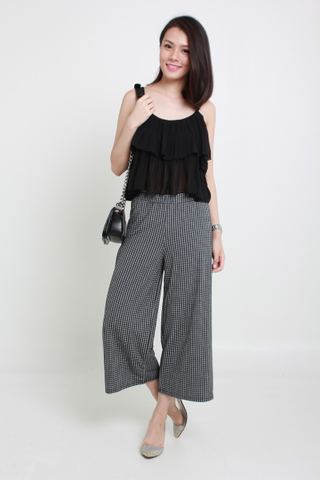 INSTOCK - Ryison Pleated Top In Black