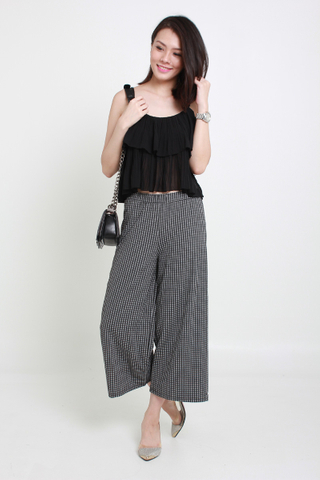 INSTOCK - Ryison Pleated Top In Black
