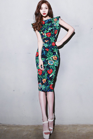 INSTOCK - Olverina Cut Out V Back Dress In Tropical Print