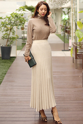 Cream high waisted pleated skirt new arrivals