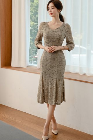 BACKORDER - Tersa Sleeve Lace Dress