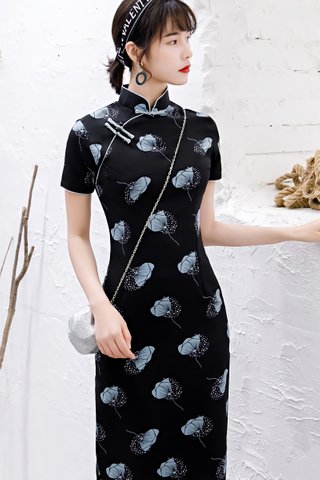 BACKORDER - Lindy Knot Button Floral Cheongsam In Black 