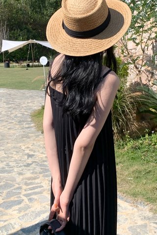 BACKORDER - Briana Sleeveless Pleat Dress In Black