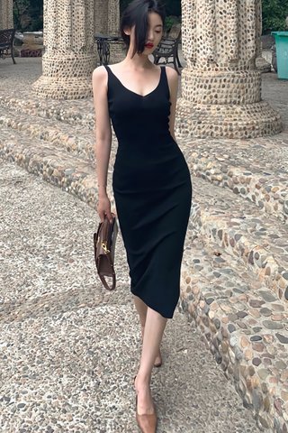 BACKORDER - Larina Side Slit Knit Dress In Black