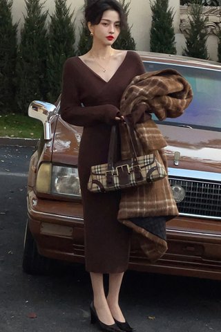 BACKORDER - Asmery Sleeve Knit Dress In Brown
